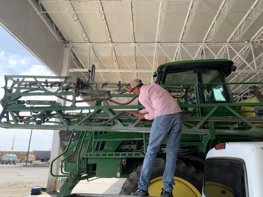 Aplicación de mejorador de suelo formulado para cebolla en Chihuahua